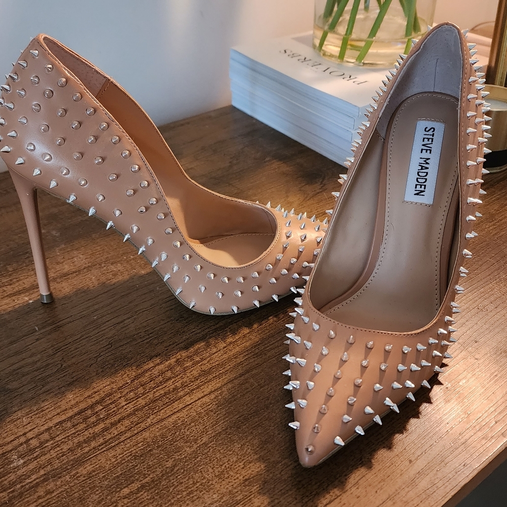 Steve Madden Vala-S Studded Pumps